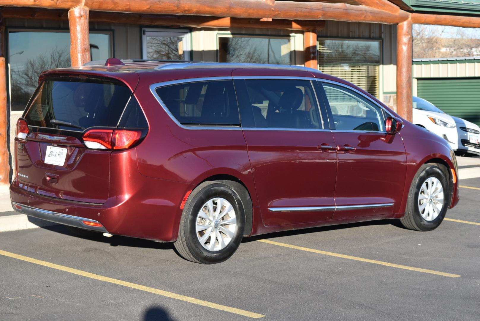 2018 Maroon /Black Chrysler Pacifica touring L (2C4RC1BG9JR) with an 3.6L V-6 24 Valve VVT UPG I W/ESS engine, 9-Speed Automatic transmission, located at 1600 E Hwy 44, Rapid City, SD, 57703, (605) 716-7878, 44.070232, -103.171410 - Photo#7